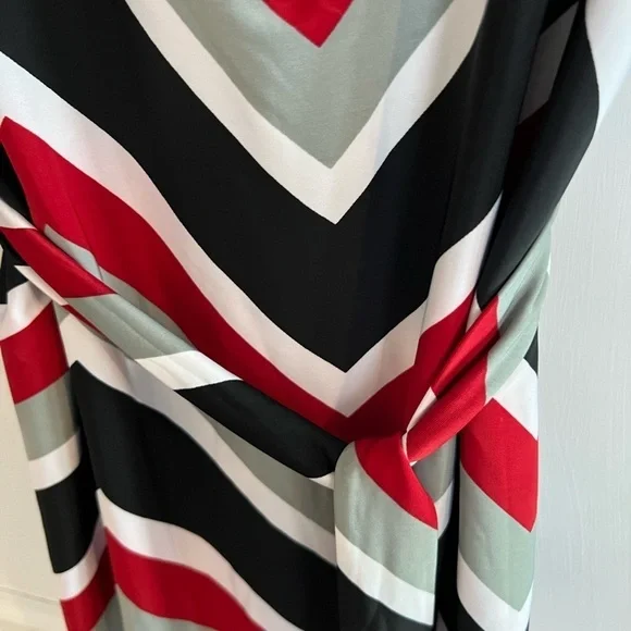 Women’s  dress - Picture 6 of 6